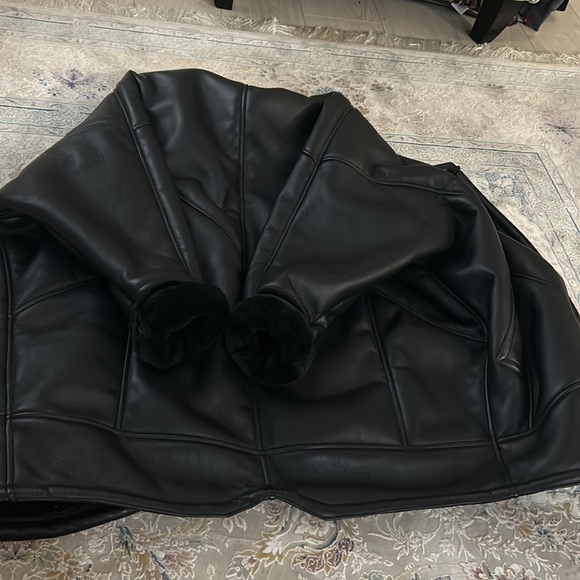 UO Faux Leather Jacket Oversized - Picture 5 of 5